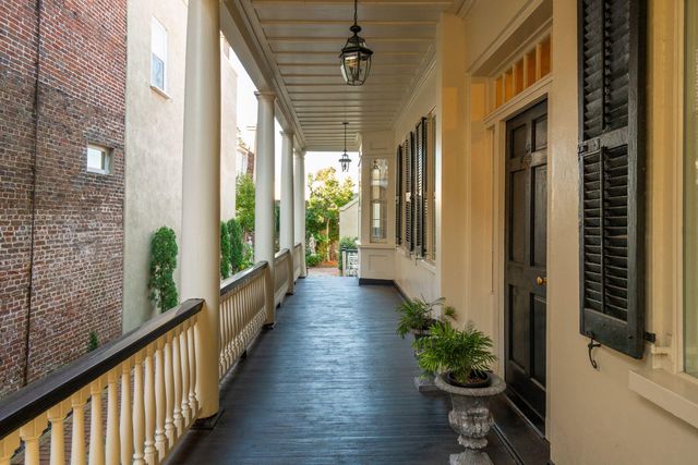 30 Hasell Street, Charleston, SC 29401
