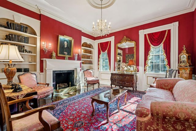 30 Hasell Street, Charleston, SC 29401