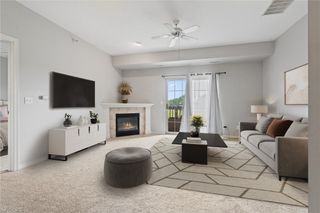 250 Cimarron Drive 311, Hiawatha, IA 52233