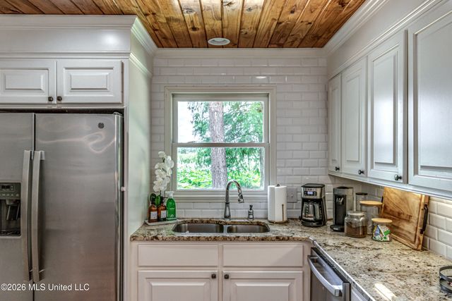 12 Eagles Point, Brandon, MS 39047