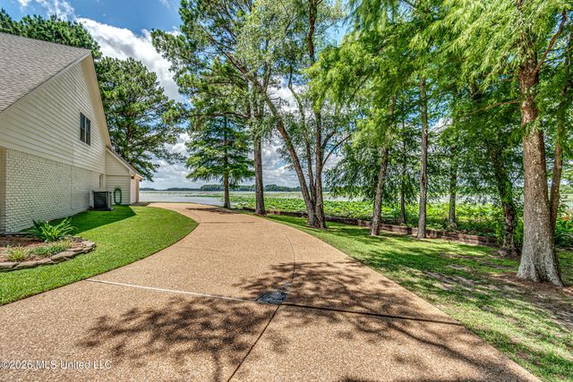 12 Eagles Point, Brandon, MS 39047