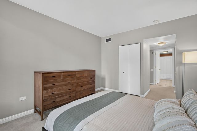 25 E Superior Street 1006, Chicago, IL 60611