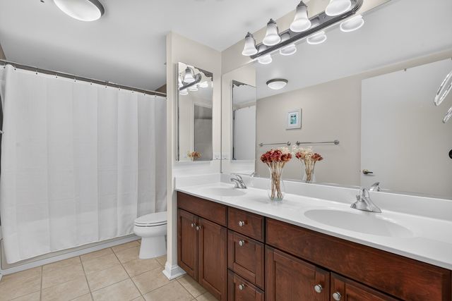25 E Superior Street 1006, Chicago, IL 60611