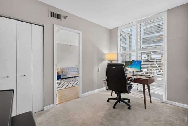 25 E Superior Street 1006, Chicago, IL 60611