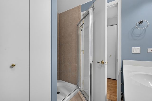 25 E Superior Street 1006, Chicago, IL 60611