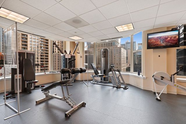 25 E Superior Street 1006, Chicago, IL 60611