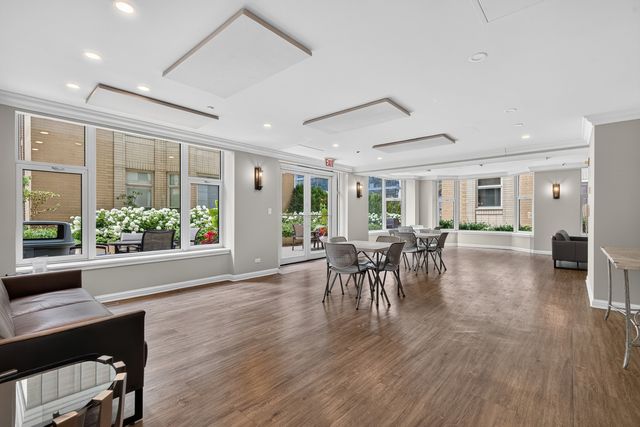 25 E Superior Street 1006, Chicago, IL 60611