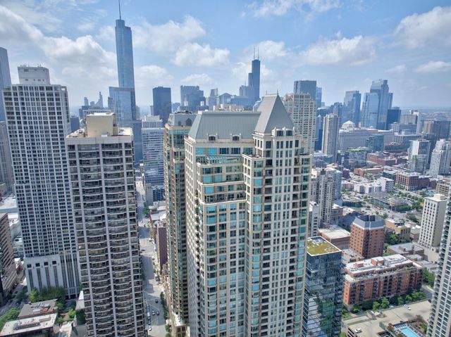 25 E Superior Street 1006, Chicago, IL 60611