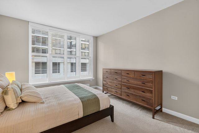 25 E Superior Street 1006, Chicago, IL 60611