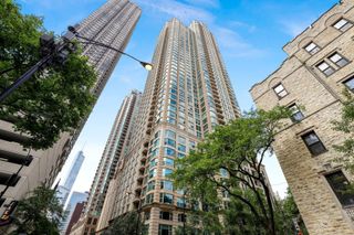 25 E Superior Street 1006, Chicago, IL 60611