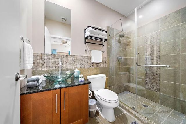 5630 Kiam Street B, Houston, TX 77007