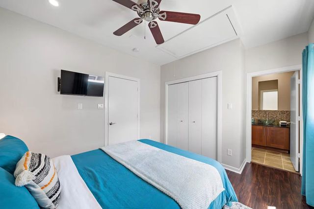 5630 Kiam Street B, Houston, TX 77007