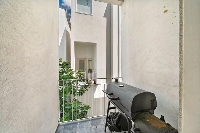 5630 Kiam Street B, Houston, TX 77007