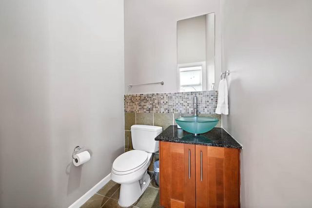 5630 Kiam Street B, Houston, TX 77007