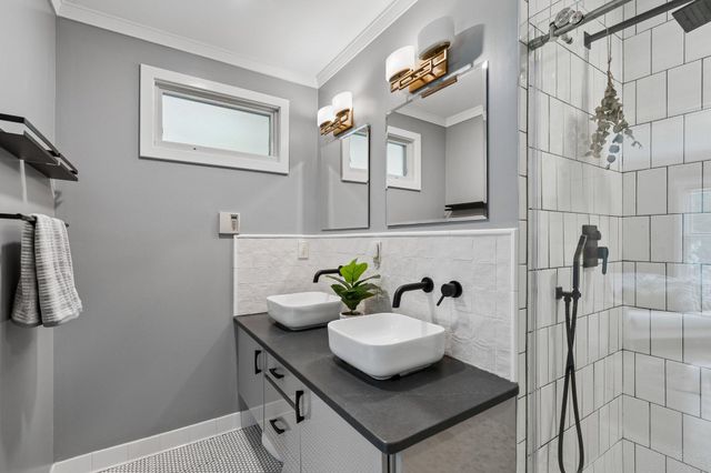 75 BIRCHWOOD KNLS, Lawrence Twp, NJ 08648