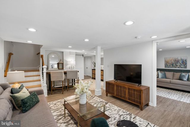 75 BIRCHWOOD KNLS, Lawrence Twp, NJ 08648