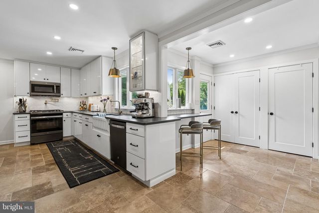 75 BIRCHWOOD KNLS, Lawrence Twp, NJ 08648