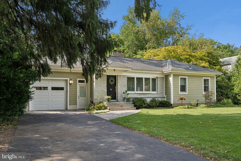 75 BIRCHWOOD KNLS, Lawrence Twp, NJ 08648
