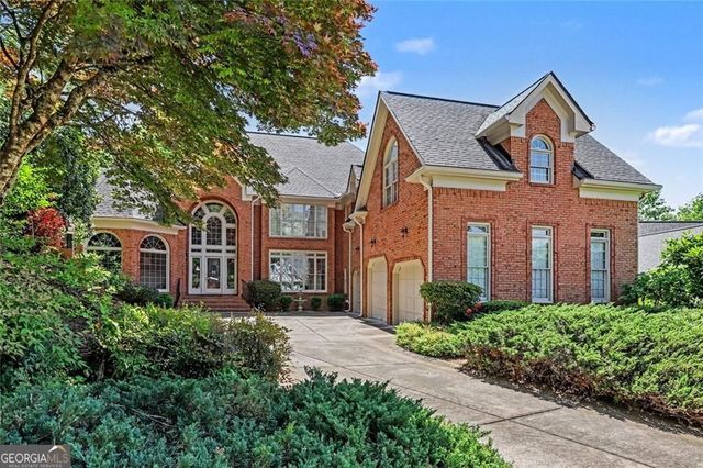 860 Club Chase Lane, Roswell, GA 30076