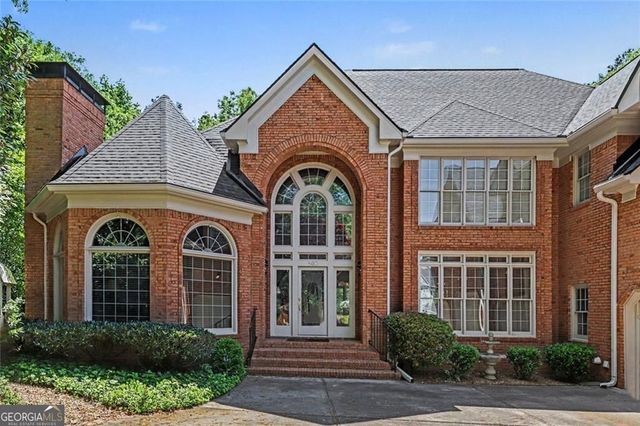 860 Club Chase Lane, Roswell, GA 30076