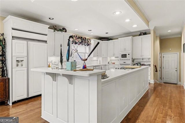 860 Club Chase Lane, Roswell, GA 30076