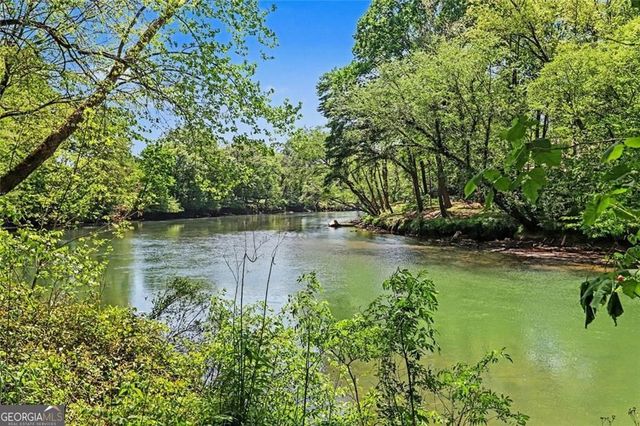 860 Club Chase Lane, Roswell, GA 30076