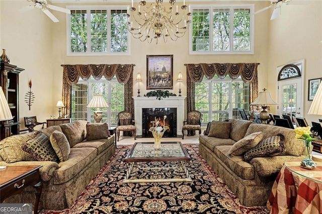 860 Club Chase Lane, Roswell, GA 30076