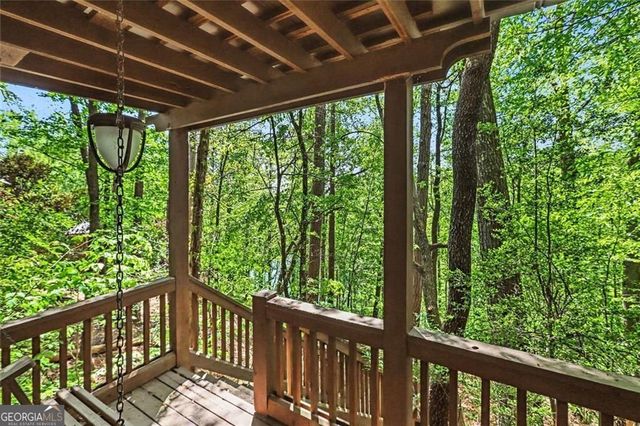 860 Club Chase Lane, Roswell, GA 30076