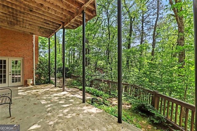 860 Club Chase Lane, Roswell, GA 30076