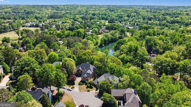 860 Club Chase Lane, Roswell, GA 30076