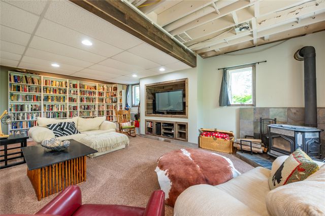 9431 SE 6th Avenue, Runnells, IA 50237