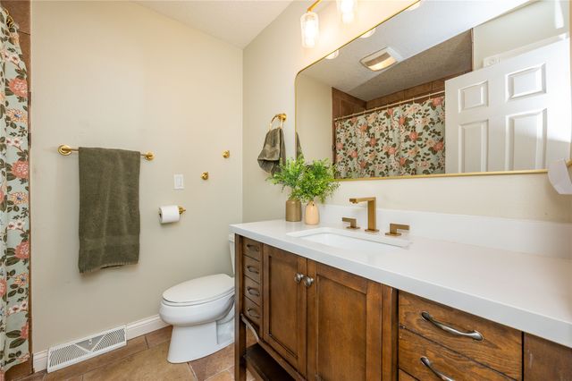 9431 SE 6th Avenue, Runnells, IA 50237