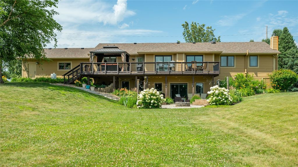 9431 SE 6th Avenue, Runnells, IA 50237