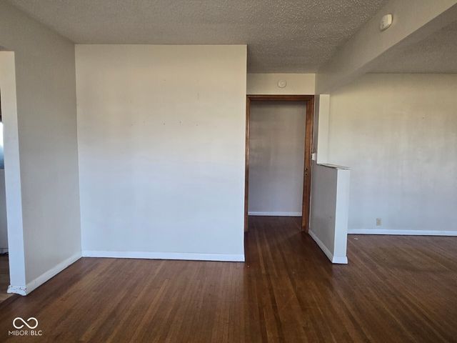 700 E Mary Lane, Terre Haute, IN 47802