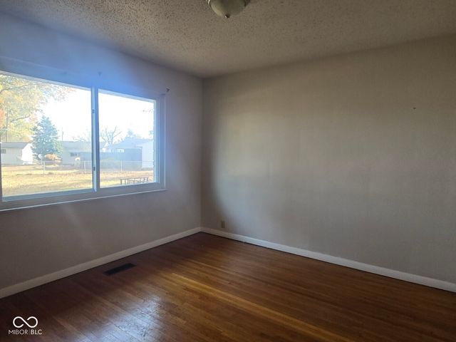 700 E Mary Lane, Terre Haute, IN 47802