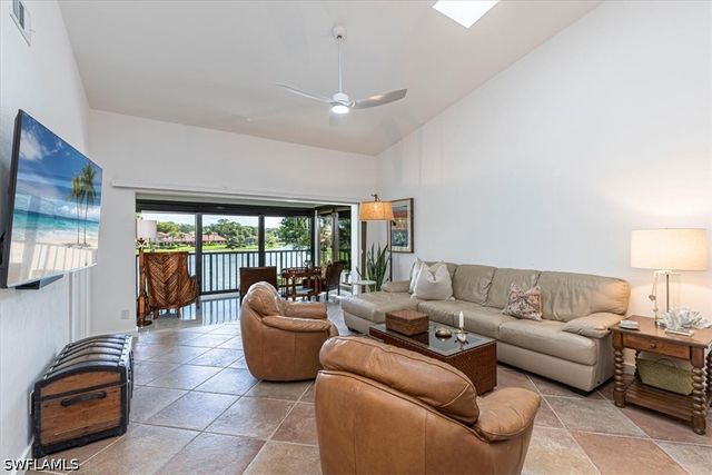 15450 Cedarwood LN 202, Naples, FL 34110