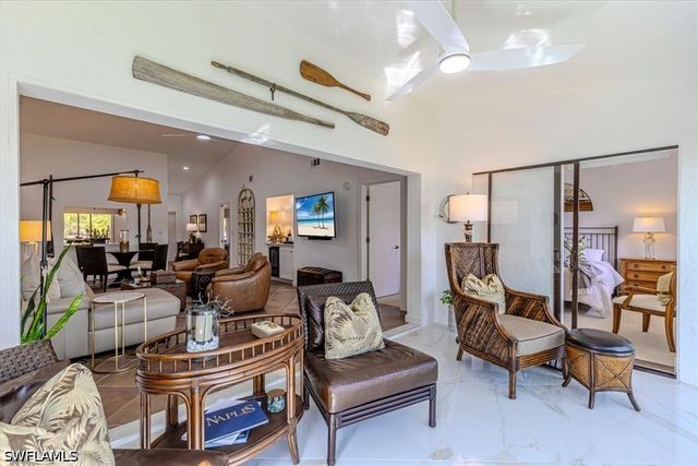 15450 Cedarwood LN 202, Naples, FL 34110