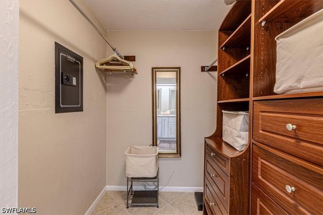 15450 Cedarwood LN 202, Naples, FL 34110