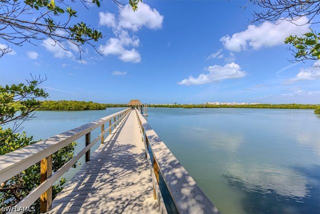 15450 Cedarwood LN 202, Naples, FL 34110