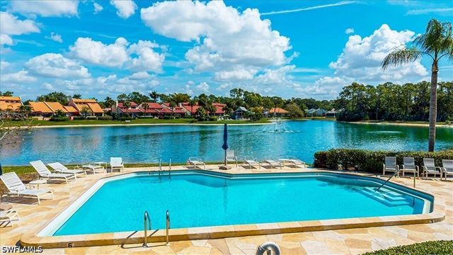 15450 Cedarwood LN 202, Naples, FL 34110