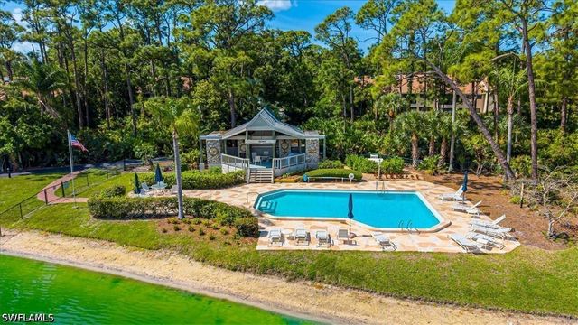 15450 Cedarwood LN 202, Naples, FL 34110