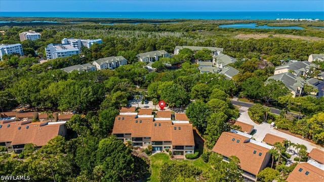 15450 Cedarwood LN 202, Naples, FL 34110