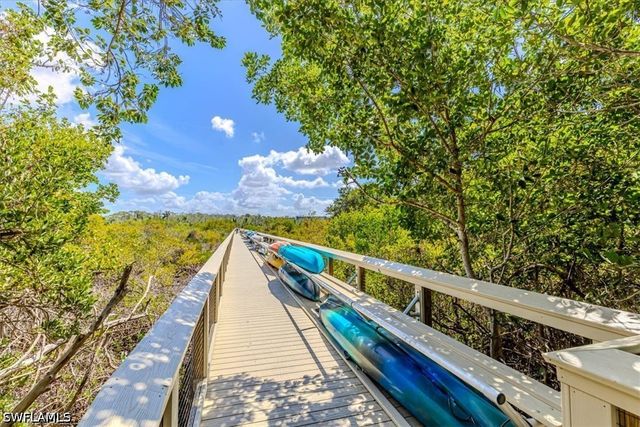 15450 Cedarwood LN 202, Naples, FL 34110