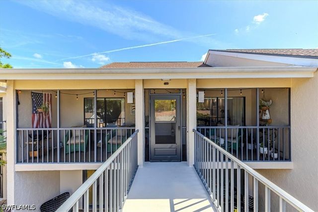 15450 Cedarwood LN 202, Naples, FL 34110