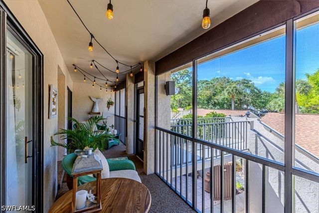 15450 Cedarwood LN 202, Naples, FL 34110