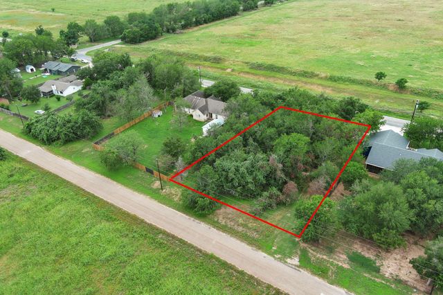 1331 Lovers LN, Bastrop, TX 78602