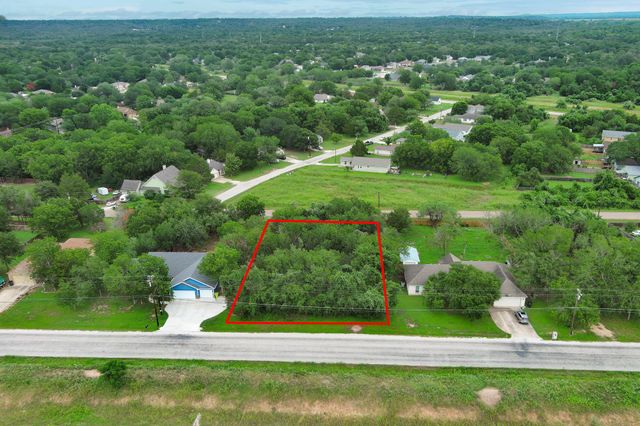 1331 Lovers LN, Bastrop, TX 78602