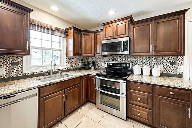 21895 GREEN VALLEY Avenue, Council Bluffs, IA 51503