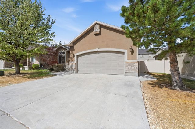 1578 W QUARTZ DR, South Jordan, UT 84095