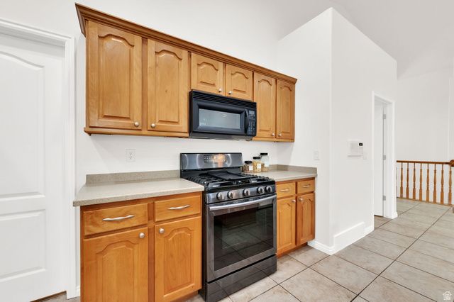 1578 W QUARTZ DR, South Jordan, UT 84095